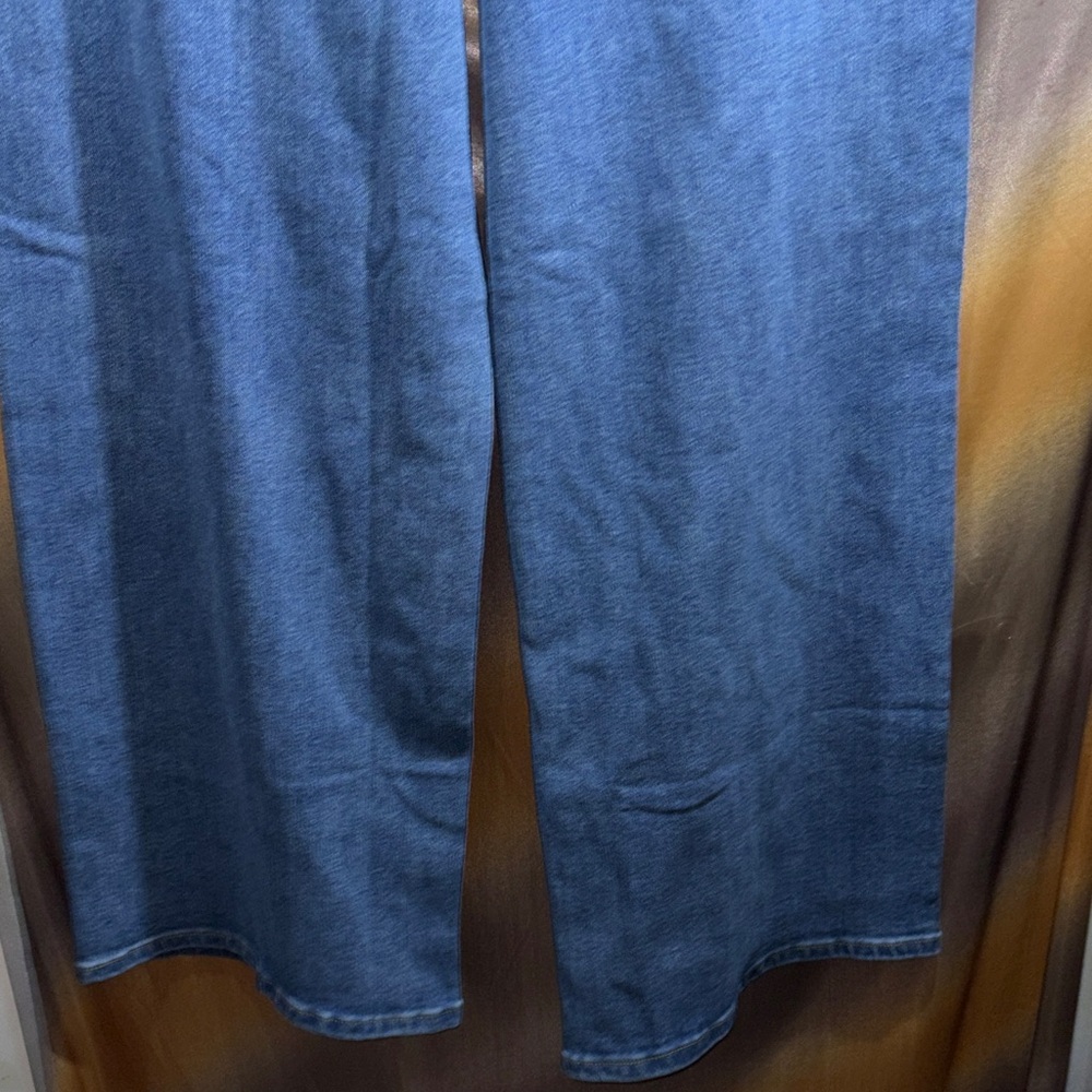Well Worn Women's Wide-Leg Jeans in Blue. D2 - Picture 5 of 6